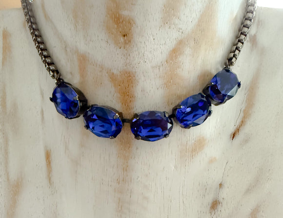 Oval Elegance