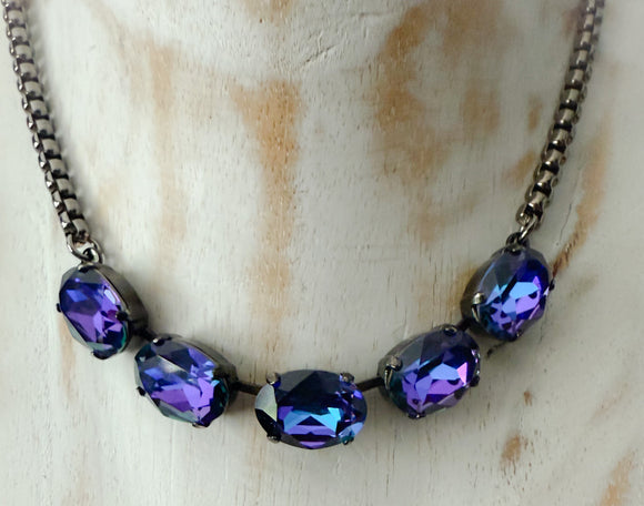 Oval Elegance