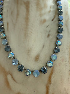 Pretty Blues Classic Choker